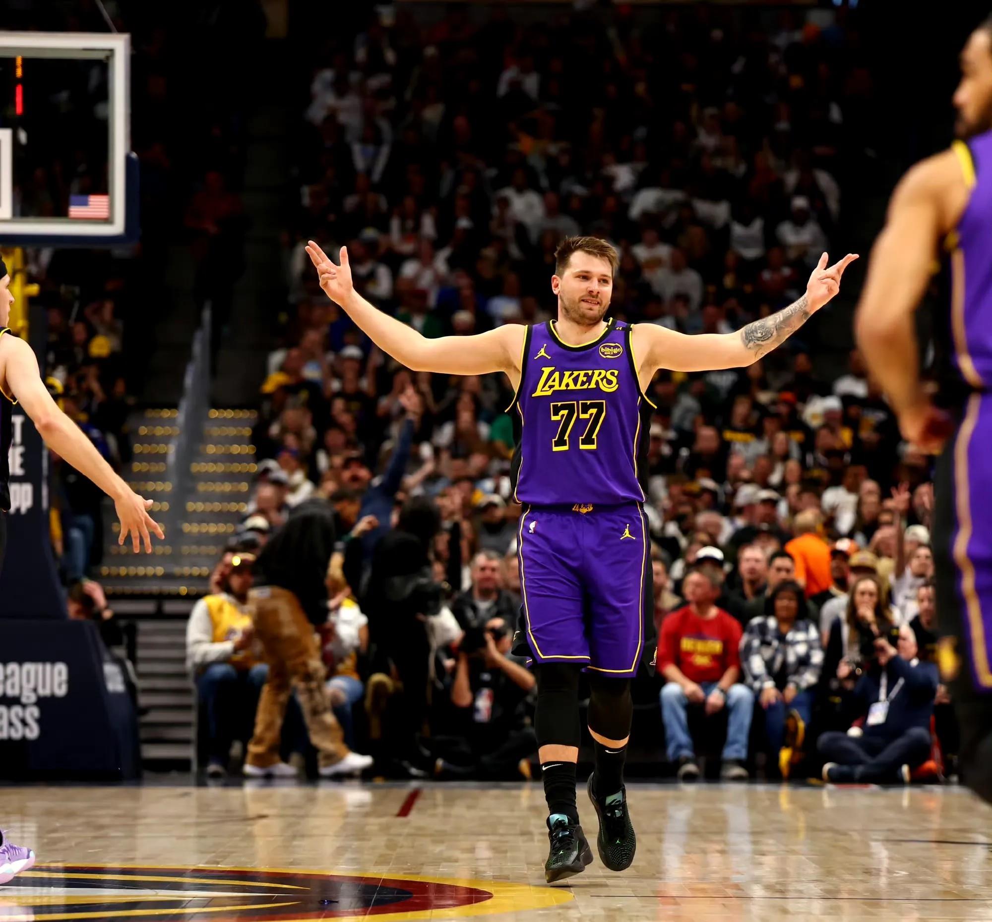 开云娱乐 - 东契奇爆冷击败FPX，关键助攻引爆全场！