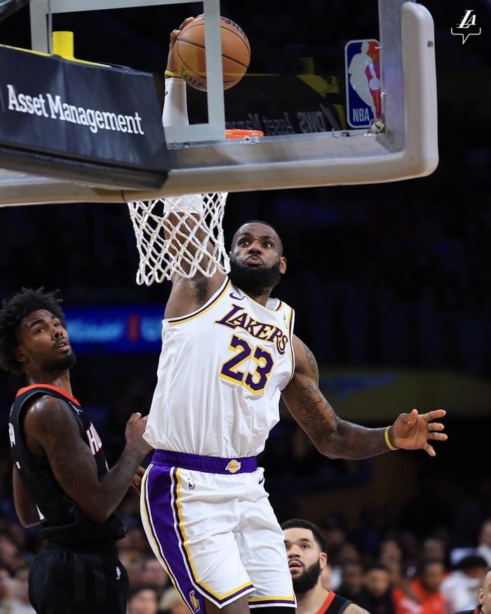 开云官网首页 -Scout在湖人比赛中关键助攻，绝杀引发热议！的简单介绍